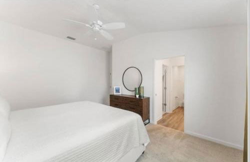 Large 3 bedroom with Pool and Golfcart - Foto 12