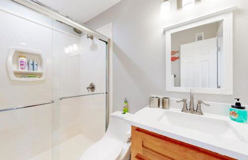 Lanai Village Condo with Pool and Tennis! Dog Friendly - Foto 13