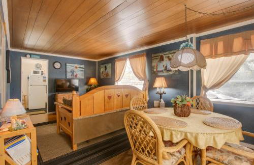 Less Than 3 Mi to Golf and Swim Cozy Oasis in Lake Worth! - Foto 1