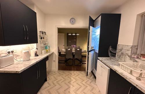 Cosy detached 3-bed, free parking, near Manchester - Foto 20