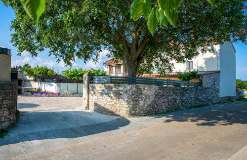 Adorable Holiday Home With Pool and Terrace - Foto 91