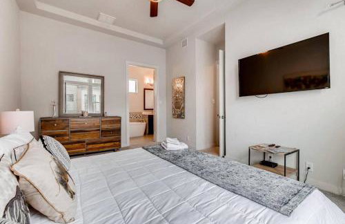 Fam Friendly 5 Bed Home Blocks To Pearl/Riverwalk! - Foto 3