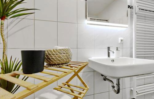 Lokal, luftig - Loft mit Heimkino & Parkplatz in Uni- und Kliniknähe - Foto 12