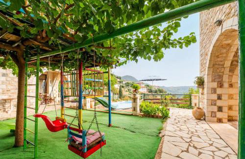 Mountain Oasis - Pool & Playground near Neda Falls - Foto 14