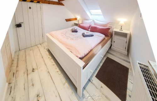 Friendly Home - "Helles Dachstudio" Köln Bonn Phantasialand - Foto 16