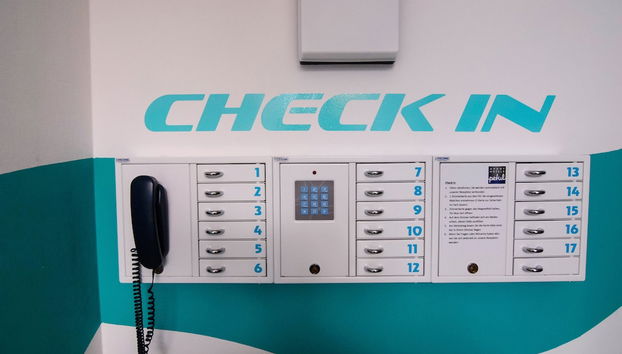 Mostrador de check-in y check-out