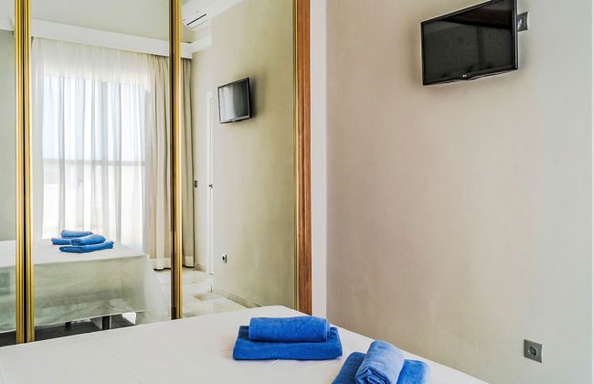 2 bedroom Apartment in Marbella with swimming pool and garden - Photo 13