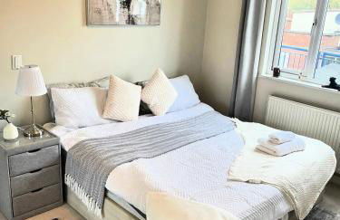 Stylish 1-Bed Flat in Canary Wharf - Photo 3