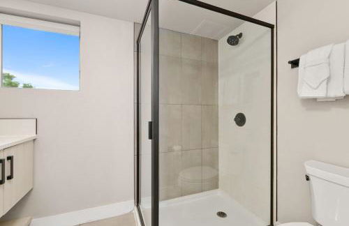 Old Town Modern New Build - Rooftop Spa with Mtn Views! - Foto 31