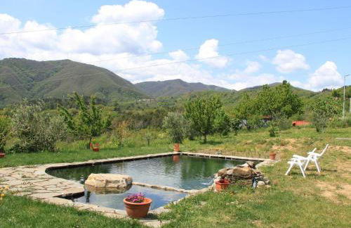 Holiday Home in Mulazzo With Natural Pond - Foto 2