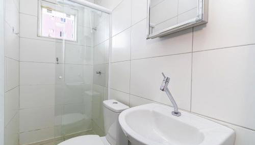 DR7 Space Stúdios Com Estacionamento Incluso 8 Minutos do Aeroporto - Foto 5, towels, Shower