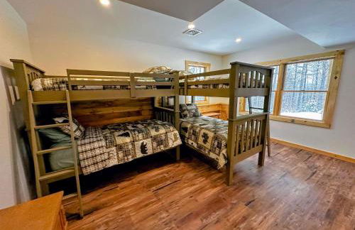 31R Brand new log home on quiet side street in Bethlehem, close to Main Street! 20 min to skiing - Foto 20