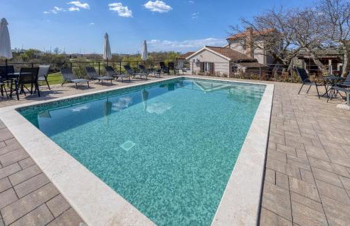 3 Bedroom Nice Apartment In Kanfanar - Photo 13