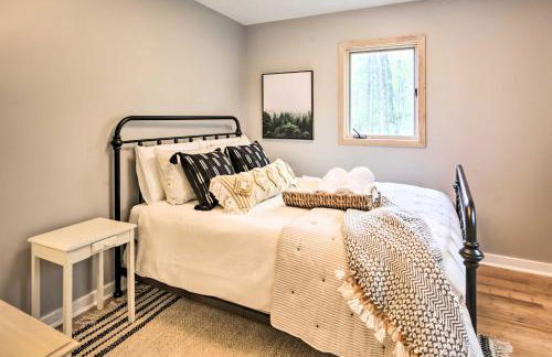 Serene Hideaway with Views, 1 Mi to Hike and Ski! - Foto 16