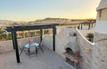 Ático dúplex con piscina privada y vistas al mar en Paraíso de Vera! - Foto 42