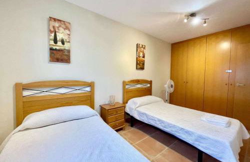 Apartamento con vistas al mar piscina padel - Foto 12