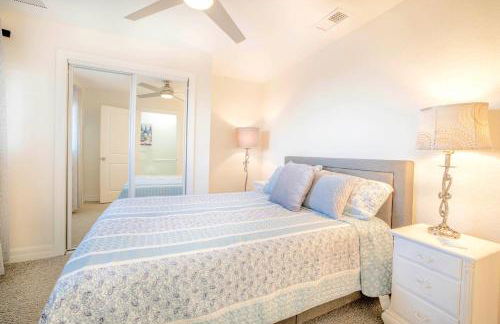 Village Breeze - Heated Pool, Private Patio, Village and Beach! - Foto 4