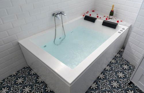 ALZIRA BONiTA SUITE ViP jacuzzi - Foto 32