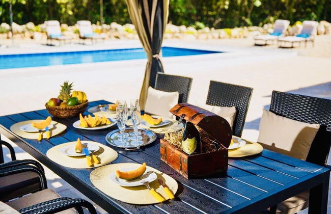 Beautiful 4-bed Villa for up to 10 Guests - Foto 15