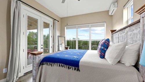 Beautiful Pet-Friendly Cottage with Outdoor Fireplace for a Wonderful Escape in Nature near Austin, Texas - Photo 2