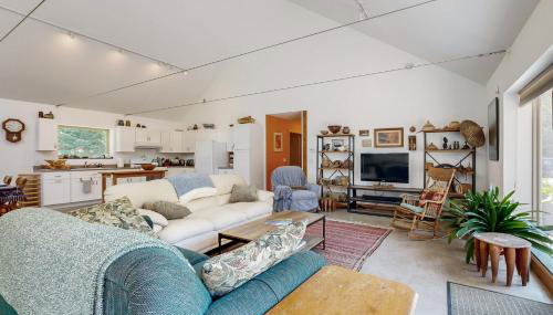 Secluded 2 BR Cottage with Private WandD, WiFi and Patio - Foto 3