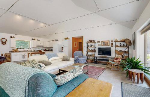 Secluded 2 BR Cottage with Private WandD, WiFi and Patio - Photo 3