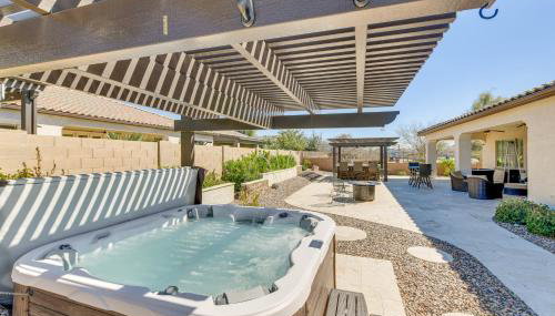 Home with Hot Tub and Outdoor Space in Queen Creek! - Foto 2
