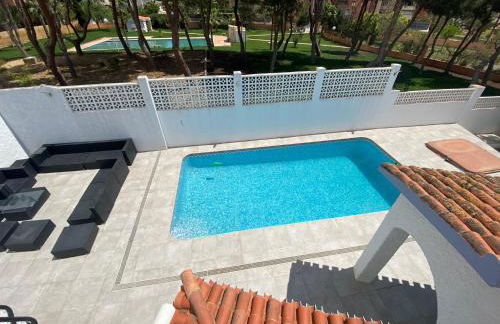 Villa con piscina a un paso de la playa - Photo 16