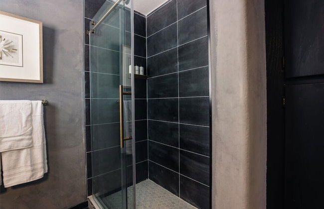 @ Marbella Lane - Zen-like Ambiance 3BR Home in JT - Photo 17