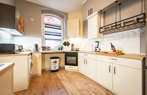 Stilvolle XXL-Ferienwohnung für 9 Gäste-148qm,4 Schlafzimmer,2 Parkplätze - Foto 10