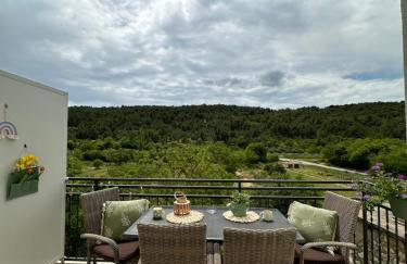 Gold Apartments - Photo 5