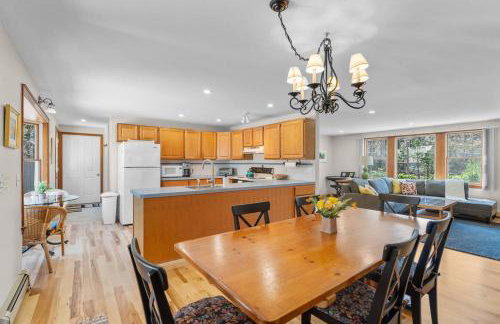 Lovely House 5 Min to Beach with Deck Grill and Garage - Foto 19