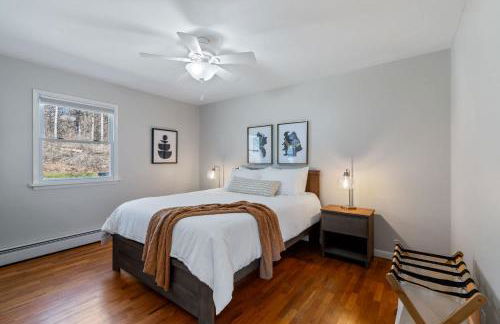 High-End Finger Lakes Escape - Expansive Game Room, Cozy Firepit, & Scenic Views - Foto 26