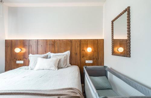 Barcelona Stadium Luxury Apartment - Photo 24