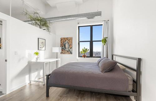 Modern Historic Loft 19ft Ceilings, Gym, Heated Parking, Skyline Views, Balcony - Foto 53