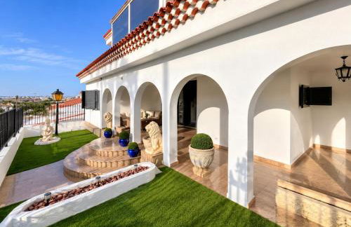 Large Villa in Maspalomas with Huge Private Pool, Jacuzzi & Gym - Foto 8