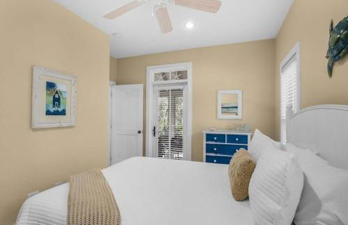 Beach Bungalow, 3 Min Walk to Beach, Golf Cart, 4 bikes, Wagon - Foto 9