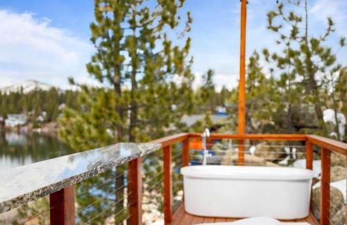 Luxe Lakefront with Hot Tub, Fire Pit, Game Room, Boat Dock - Foto 48