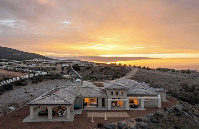 Malbec by Avantstay Incredible Estate w/ Panoramic Views & Bocce Ball Court! - Photo 1