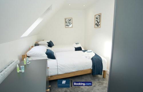 2 Bed House By Southern Stays Short Lets & Serviced Accommodation Bournemouth With Parking - Relocation & Family, 1km From The Beach - Photo 29