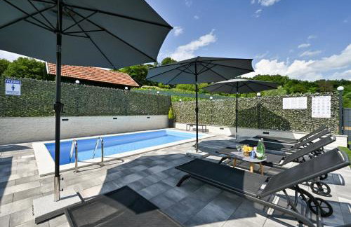 Holiday House Dora - Nice home with nice forest view and Outdoor swimming pool, Whirlpool-Jacuzzi, Sauna, 2 bedrooms and WiFi - Foto 32