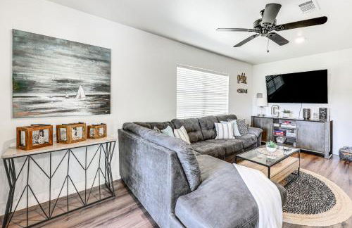 Riverfront Royal Home with Hot Tub and Fire Pits! - Foto 4