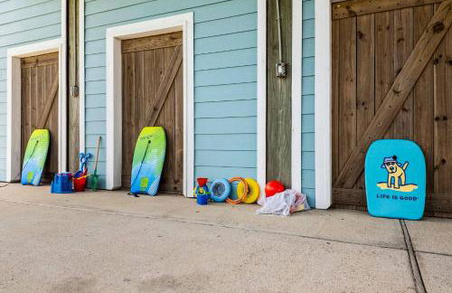 Palms & Pelicans - Photo 38