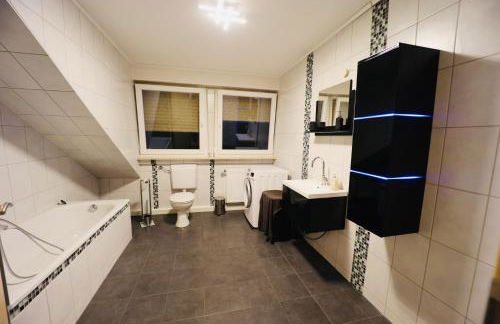 Generous Apartment I 7 Beds I 110 sqm I Fast Internet - Foto 14