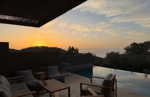 Petres Luxury Villas with heated private pool - Foto 30