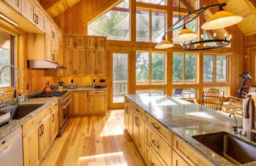 Nordic Style Lodge with Deck on 80 Acres in Arlee - Foto 9