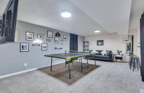 4BD Near DT | Hot Tub, Pingpong & Backyard Fun - Foto 35