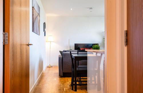 2Bed Ground Floor-Free Parking - Photo 10