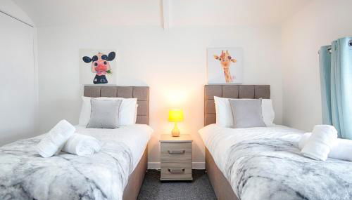 City Access - 3 Beds - Parking - Smart TVs - Foto 1