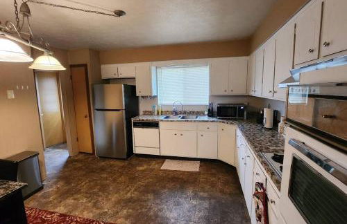 Tastefully Furnished 3bd @Euclid - Foto 8